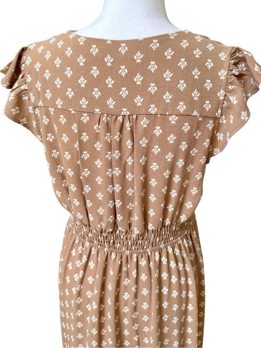 Monteau V-Neck Flutter Sleeves Tan Floral Patterned Maxi Dress Size L Like New - Picture 6 of 11